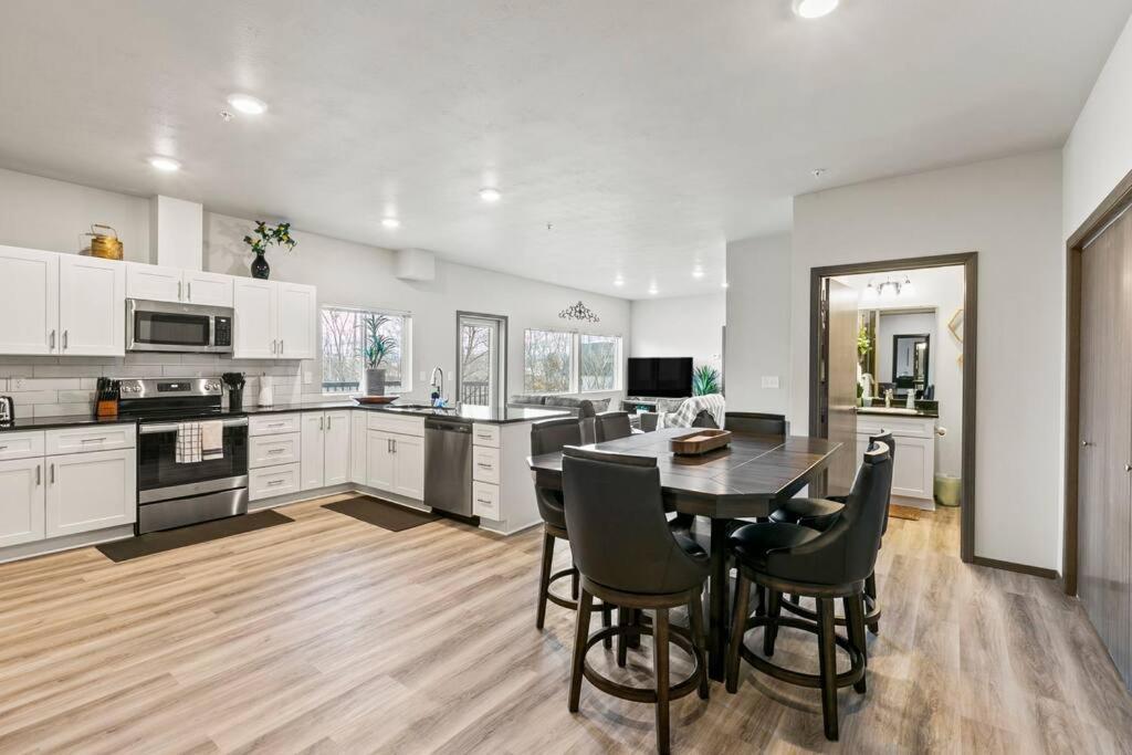Spacious New 2 Bed 2 Bath Apt By Downtown Spokane Extérieur photo